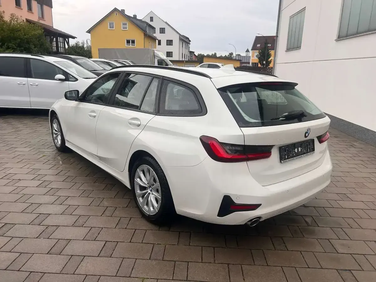 Gebraucht BMW 316 Luxury Line 122 PS (89 kW) 2021 Alpinweiß Kombi
