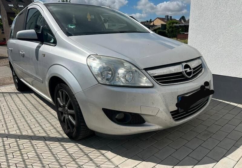 Silber Gebraucht 2009 Opel Zafira Van / Kleinbus | 2.700 € (Fairer Preis) - Bild 1/3