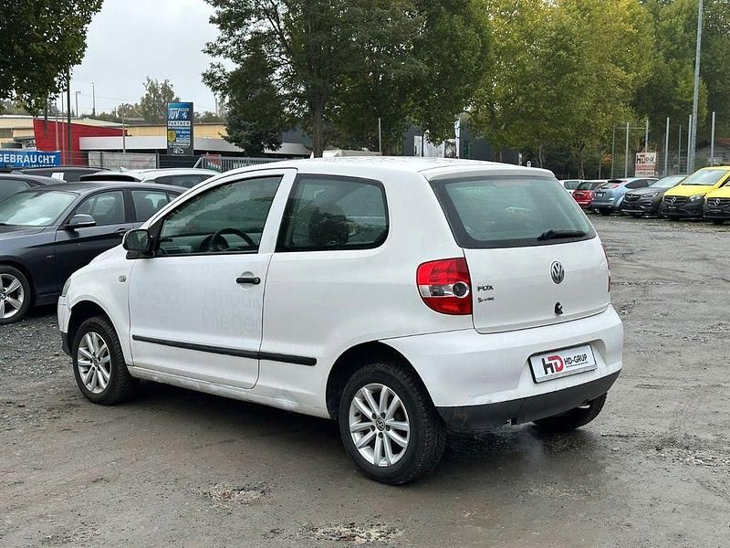Gebraucht VW Fox Basis 54 PS (39 kW) 2005 Weiß Kleinwagen