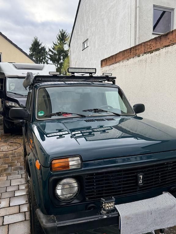 Gebraucht Lada niva 83 PS (61 kW) 2011 Grün SUV