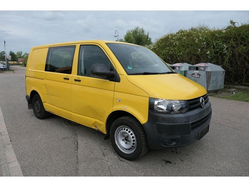 Gebraucht VW T5 84 PS (61 kW) 2013 Ginstergelb r1032 Van