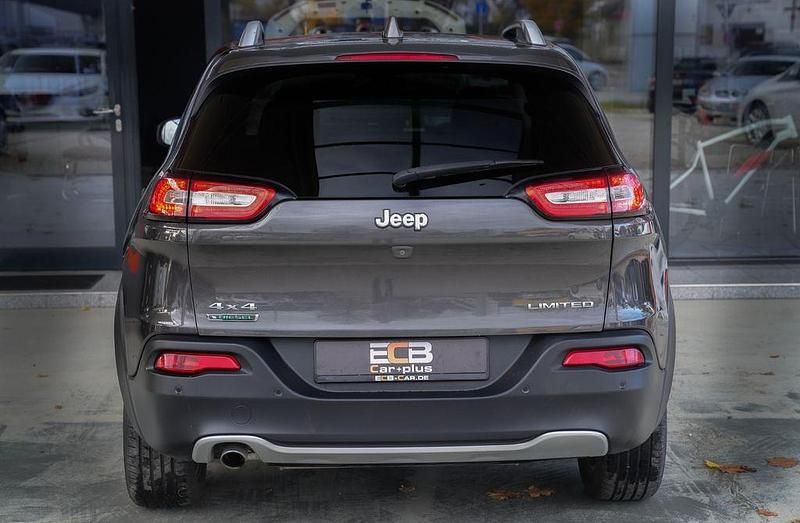 Gebraucht Jeep Cherokee Limited 140 PS (102 kW) 2014 Grau SUV