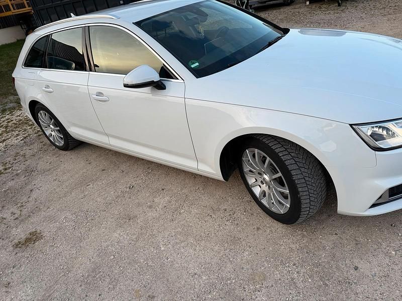Gebraucht Audi A4 190 PS (139 kW) 2018 Weiß Kombi