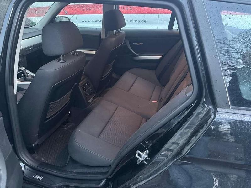 Gebraucht BMW 320 Sport Line 163 PS (119 kW) 2011 Kombi