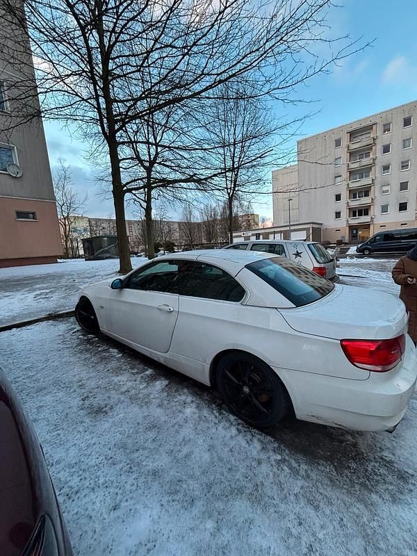 Gebraucht BMW 330 Cabriolet 231 PS (169 kW) 2007 Weiß Cabrio