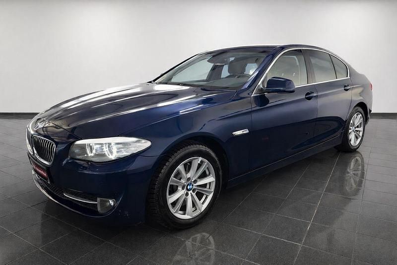 Gebraucht BMW 530 258 PS (189 kW) 2012 Blau Limousine
