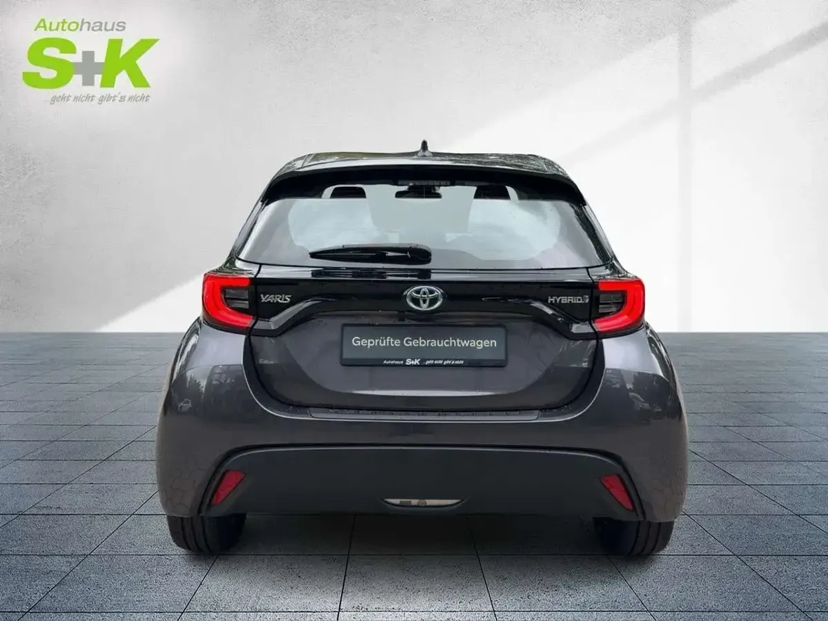 Gebraucht Toyota Yaris Team 116 PS (85 kW) 2022 Marlingrau metallic (grau) Kleinwagen