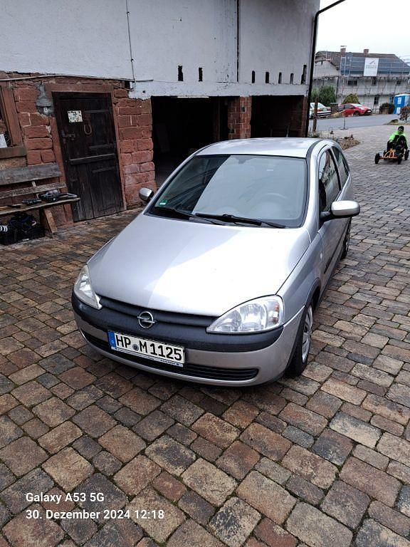 Silber Gebraucht 2001 Opel Corsa Limousine | 1.300 € - Bild 1/4