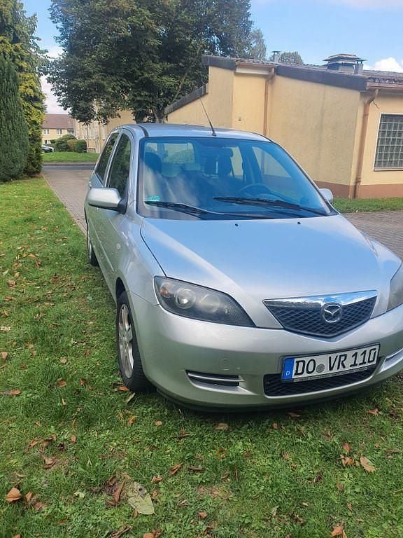 Silber Gebraucht 2006 Mazda 2 Active Limousine | 1.500 € (Fairer Preis) - Bild 1/1