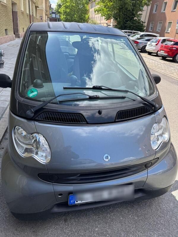 Grau Gebraucht 2003 Smart ForTwo Coupé Pure Coupé | 1.600 € (Guter Preis) - Bild 1/4