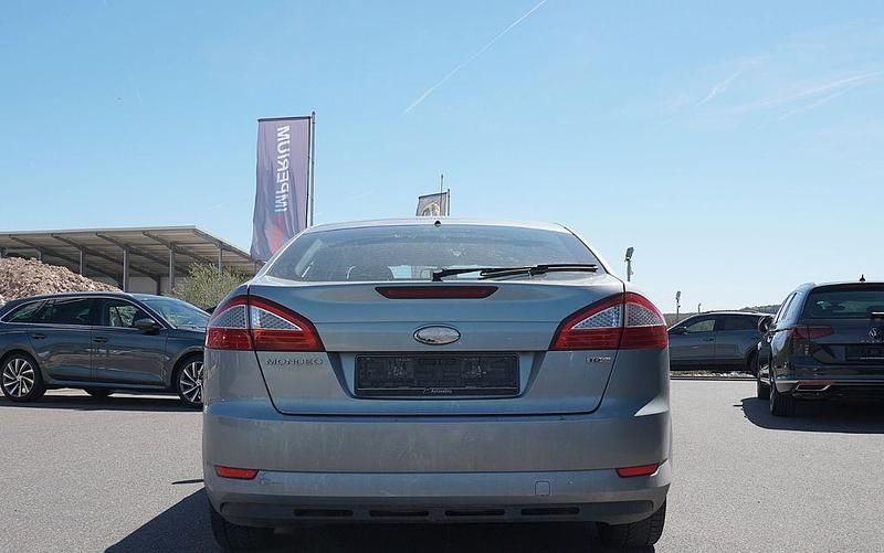 Używany Ford Mondeo Trend 116 KM (85 kW) 2010 Srebrny Sedan/Limuzyna