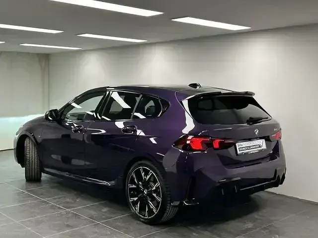 Używany BMW 120 Performance 170 KM (125 kW) 2025 Purpurowy Hatchback