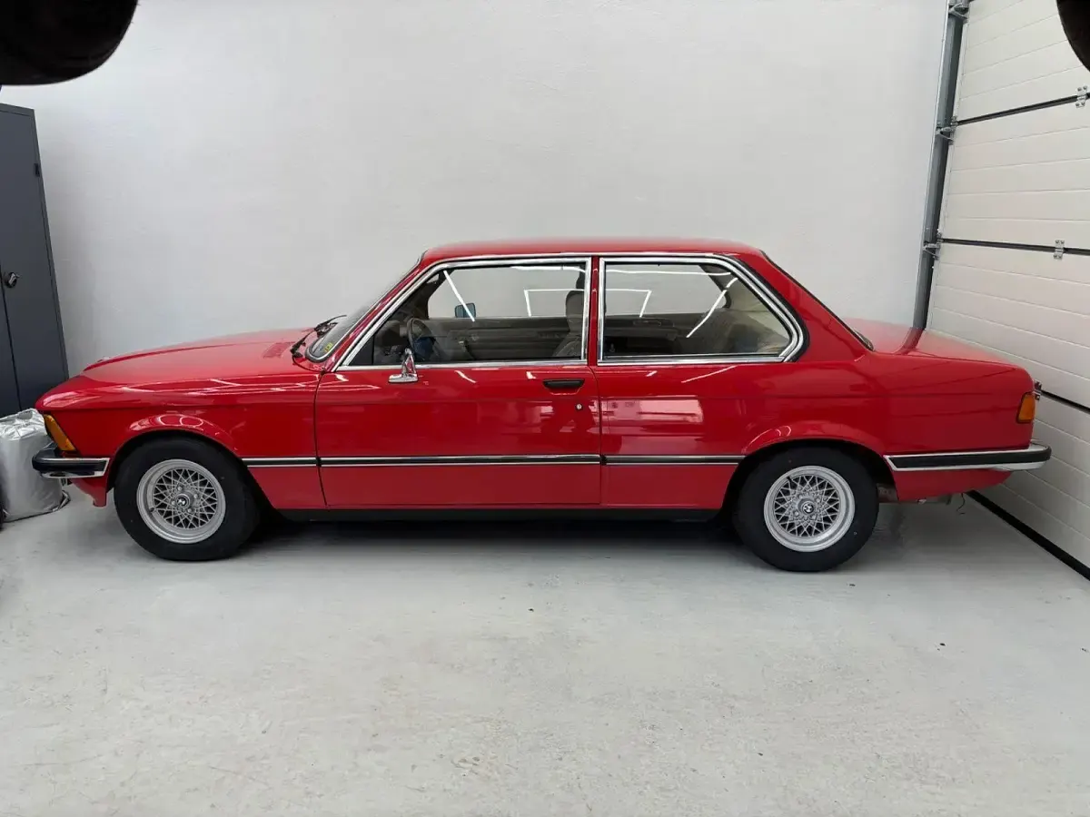 Gebraucht BMW 318 Basis 98 PS (72 kW) 1976 Rot Limousine