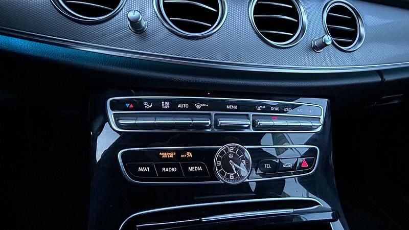 Second-hand Mercedes E220 194 CP (142 kW) 2017 Gri Berlinǎ