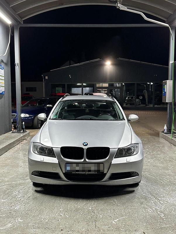 Silber Gebraucht 2008 BMW 320 Kombi | 4.999 € (Fairer Preis) - Bild 1/4