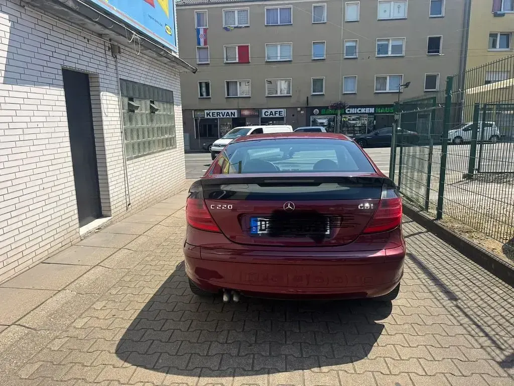 Gebraucht Mercedes C220 143 PS (105 kW) 2002 Rot Coupé