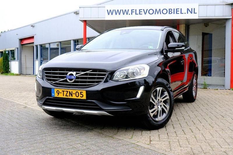 Schwarz Gebraucht 2014 Volvo XC60 Momentum SUV | 13.250 € (Guter Preis) - Bild 1/4