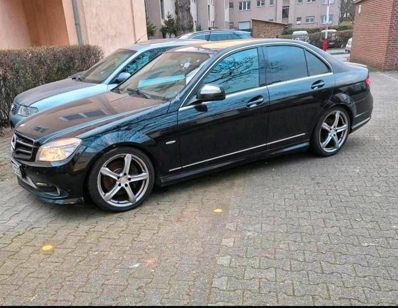 Schwarz Gebraucht 2008 Mercedes C320 Limousine | 6.200 € (Guter Preis) - Bild 1/4