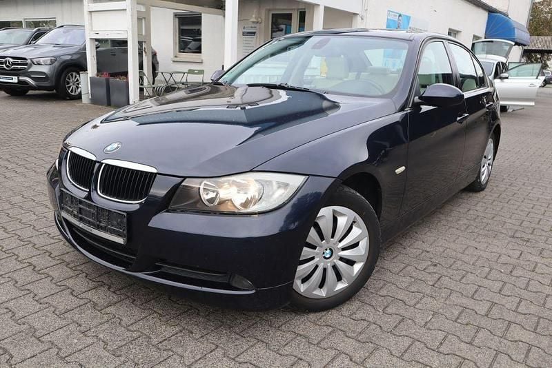 Monacoblau metallic Gebraucht 2008 BMW 320 Advantage Limousine | 4.970 € (Guter Preis) - Bild 1/4