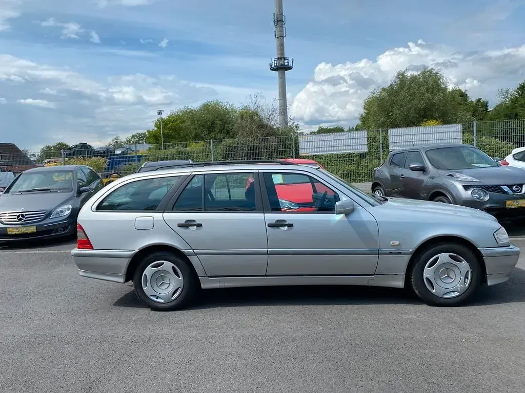 Gebraucht Mercedes C200 136 PS (100 kW) 2000 Grau Limousine