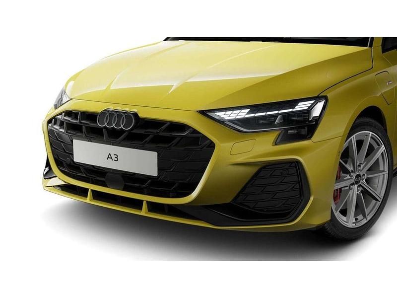 Gebraucht Audi A3 S-Line 272 PS (200 kW) 2025 Pythongelb met Limousine
