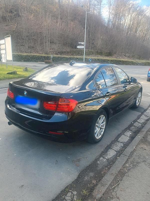 Gebraucht BMW 320 184 PS (135 kW) 2014 Limousine