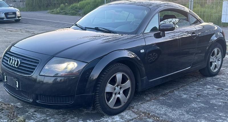Second-hand Audi TT 180 CP (132 kW) 2001 Negru Coupe