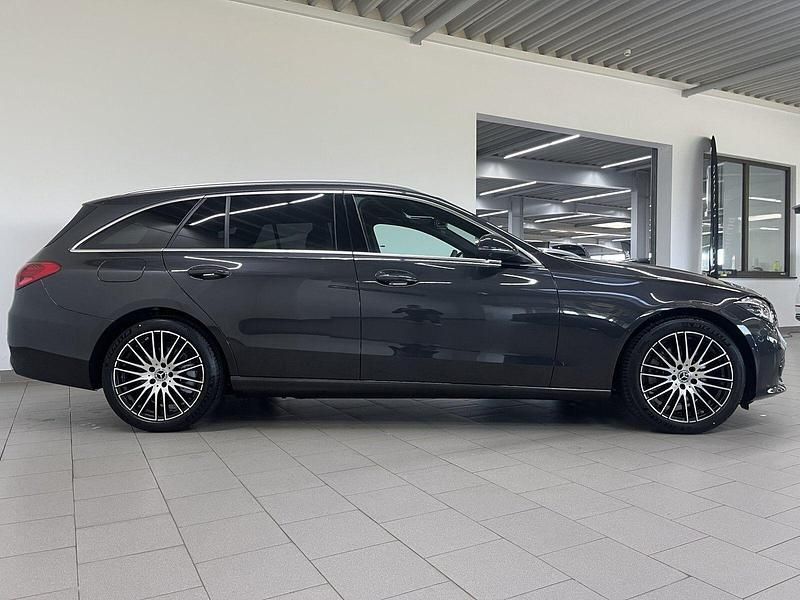 Gebraucht Mercedes C200 Avantgarde 204 PS (150 kW) 2025 Andere Kombi