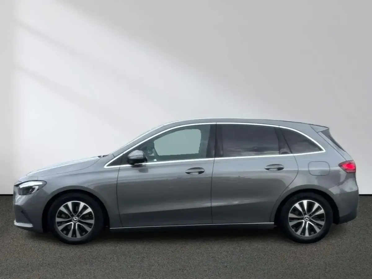 Gebraucht Mercedes B200 Advanced 360 PS (264 kW) 2025 Grau Kleinwagen