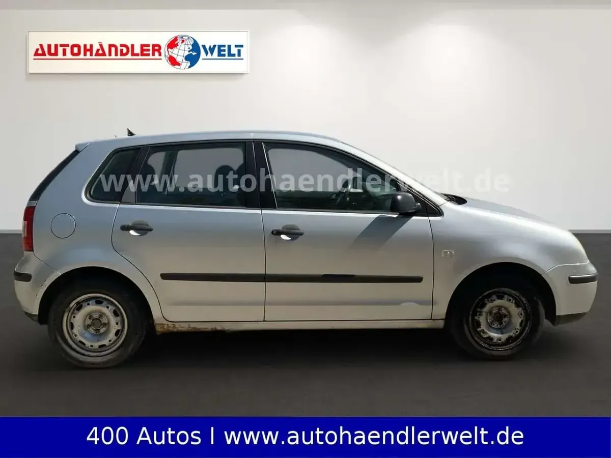 Gebraucht VW Polo Basis 75 PS (55 kW) 2003 Silber Kleinwagen