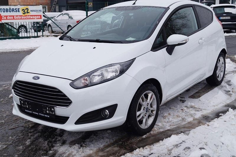 Gebraucht Ford Fiesta SYNC Edition 80 PS (58 kW) 2015 Weiß Kleinwagen