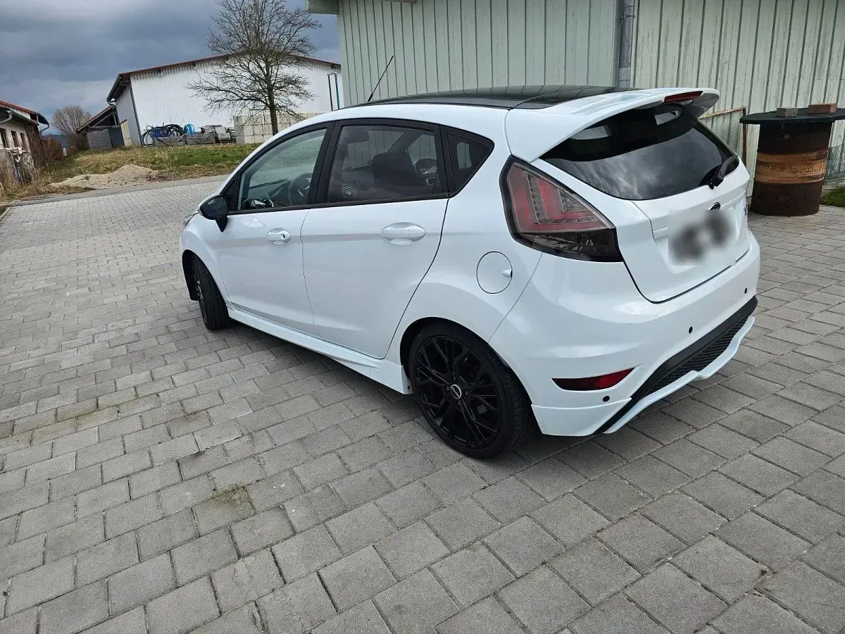 Gebraucht Ford Fiesta ST 182 PS (133 kW) 2017 Weiß Kleinwagen