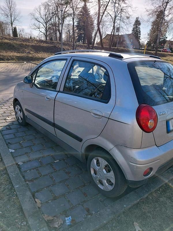 Gebraucht Chevrolet Matiz 67 PS (49 kW) 2009 Silber Kleinwagen