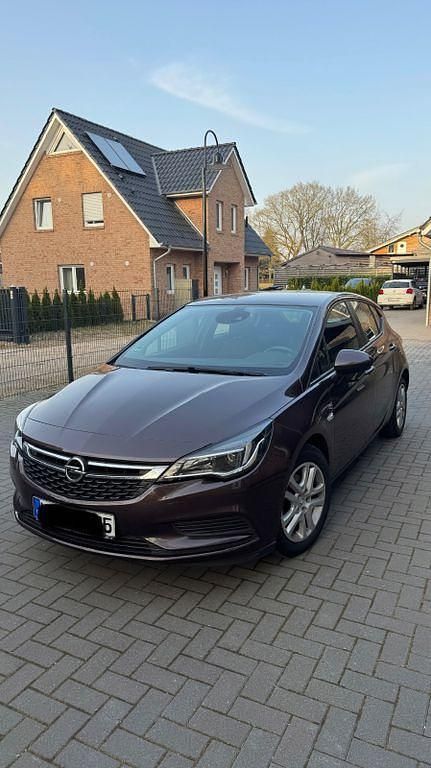 Gebraucht Opel Astra Edition 150 PS (110 kW) 2017 Braun Limousine