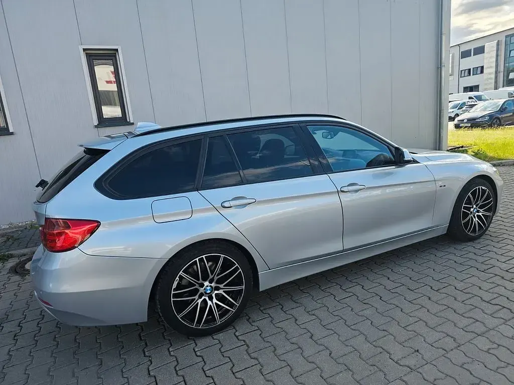 Gebraucht BMW 330 258 PS (189 kW) 2015 Silber Limousine