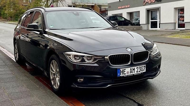 Gebraucht BMW 320 Sport Line 190 PS (139 kW) 2018 Schwarz Kombi