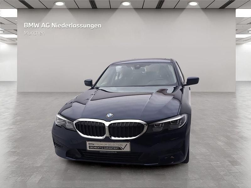 Gebraucht BMW 320 Sport Line 190 PS (139 kW) 2022 Blau Limousine