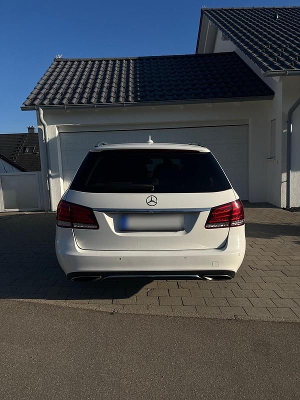 Gebraucht Mercedes E250 204 PS (150 kW) 2016 Weiß Kombi