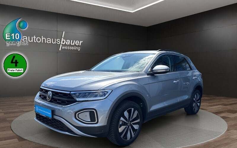 Silber / pyrit silber (metallic) Gebraucht 2024 VW T-Roc Move SUV | 29.380 € (Fairer Preis) - Bild 1/4