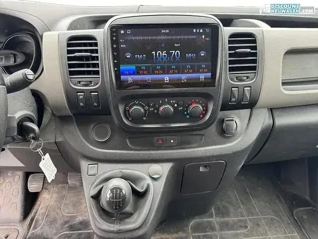 Weiss (gletscherweiss) Gebraucht 2015 Renault Trafic Komfort Van | 10.400 € (Fairer Preis) - Bild 1/3
