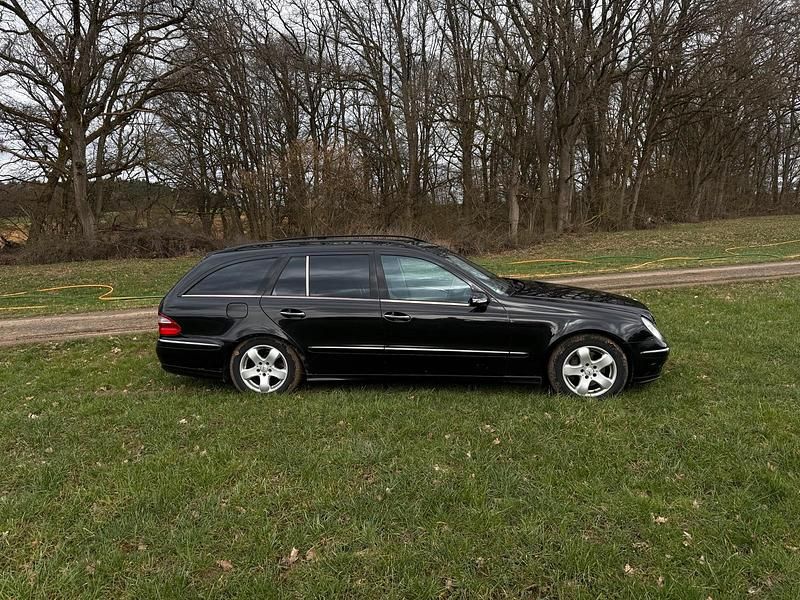 Gebraucht Mercedes E320 Avantgarde 204 PS (150 kW) 2004 Schwarz Kombi