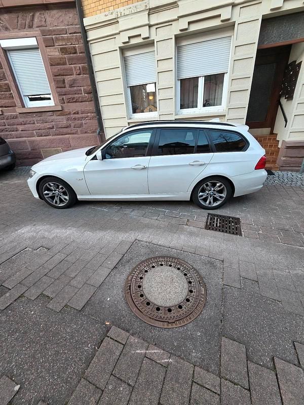 Gebraucht BMW 320 184 PS (135 kW) 2010 Weiß Kombi