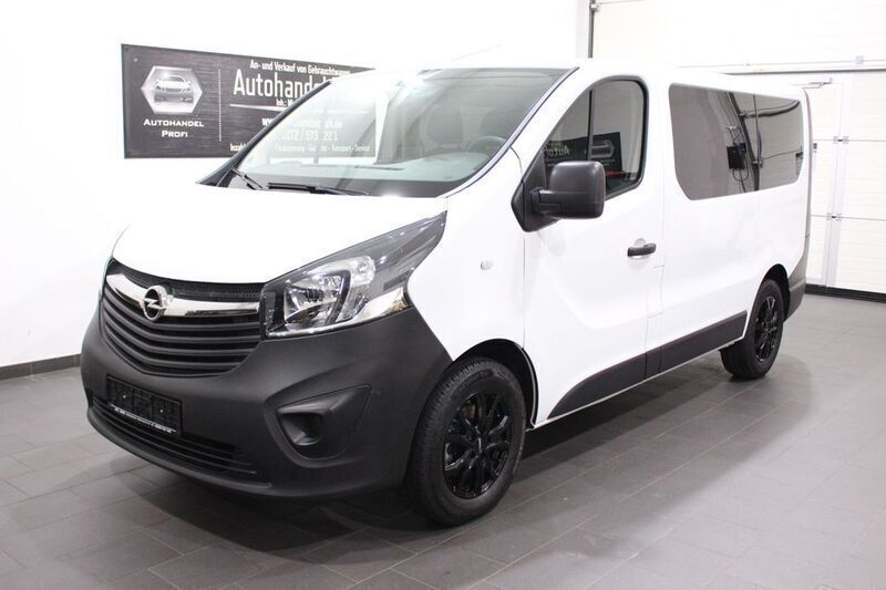 Weiß Gebraucht 2018 Opel Vivaro Van | 15.950 € (Teuer) - Bild 1/4