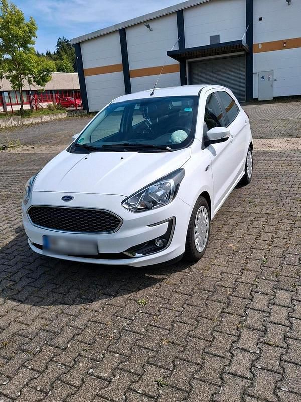 Gebraucht Ford Ka 52 PS (38 kW) 2019 Weiß Limousine
