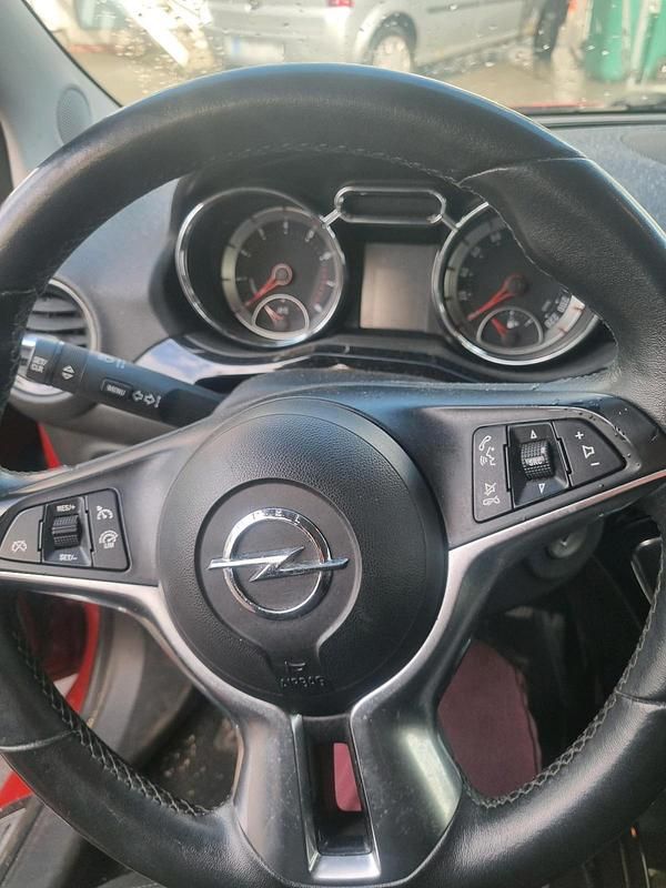 Gebraucht Opel Adam 90 PS (66 kW) 2013 Rot Kleinwagen