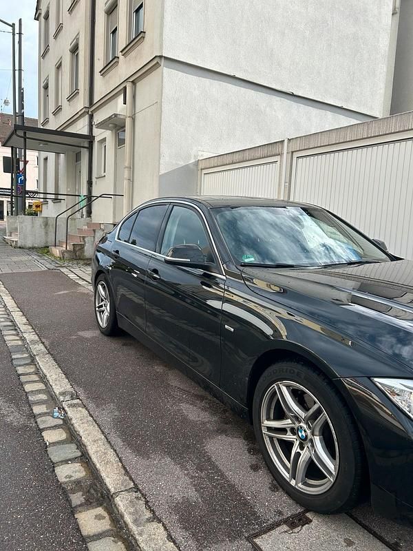 Gebraucht BMW 320 Luxury Line 184 PS (135 kW) 2013 Limousine