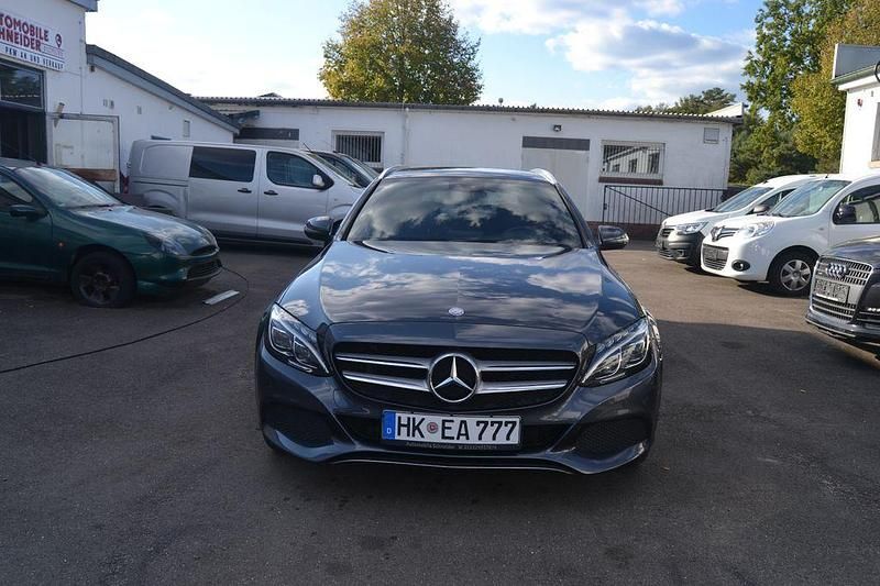 Gebraucht Mercedes C350e 211 PS (155 kW) 2015 Grau Kombi