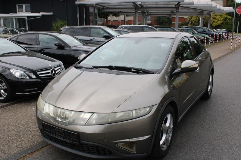 Grau Gebraucht 2007 Honda Civic Sport Limousine | 2.750 € (Fairer Preis) - Bild 1/4