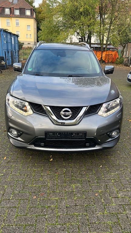 Grau Gebraucht 2015 Nissan X-Trail 360º SUV | 11.490 € (Guter Preis) - Bild 1/4