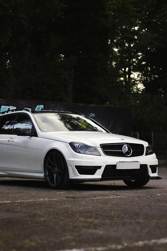 Gebraucht Mercedes C63 AMG 265 PS (194 kW) 2011 Weiß Kombi